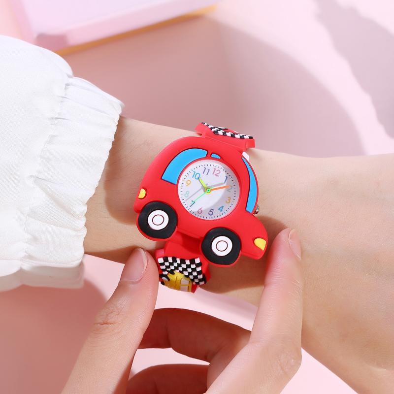 3D Raceauto Kinderhorloge | Stoere Quartz Watch met Rood-Zwarte Band | Modeaccessoire | Voor Kinderen