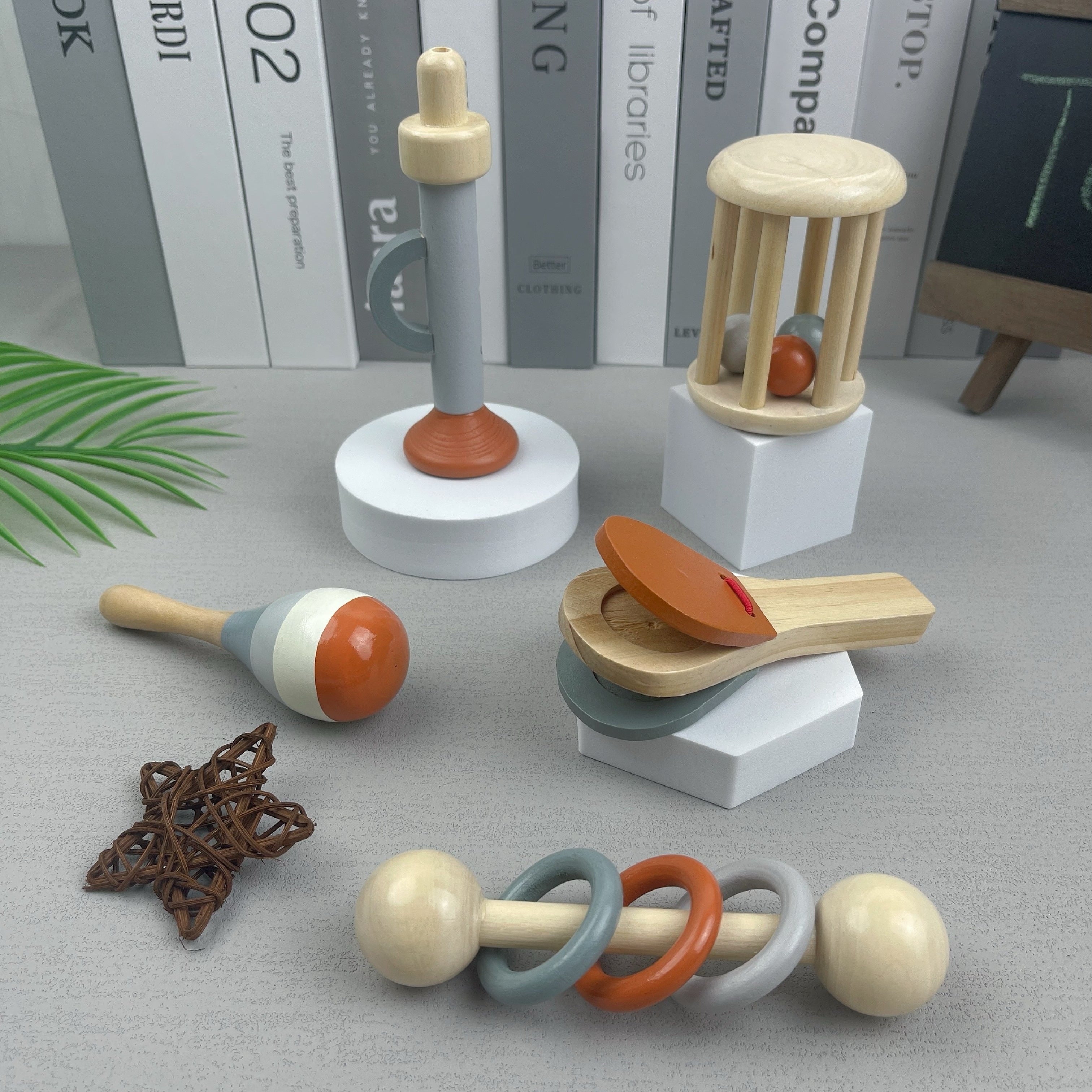 Vijfdelige Set Orff Muziekinstrumenten Houten Speelgoed | Bel, Handgrijprammelaar, Zandhamer, Becken en Ring Combinatieset | Geschikt voor Kalmerende 18-Maand-Oude Kinderen