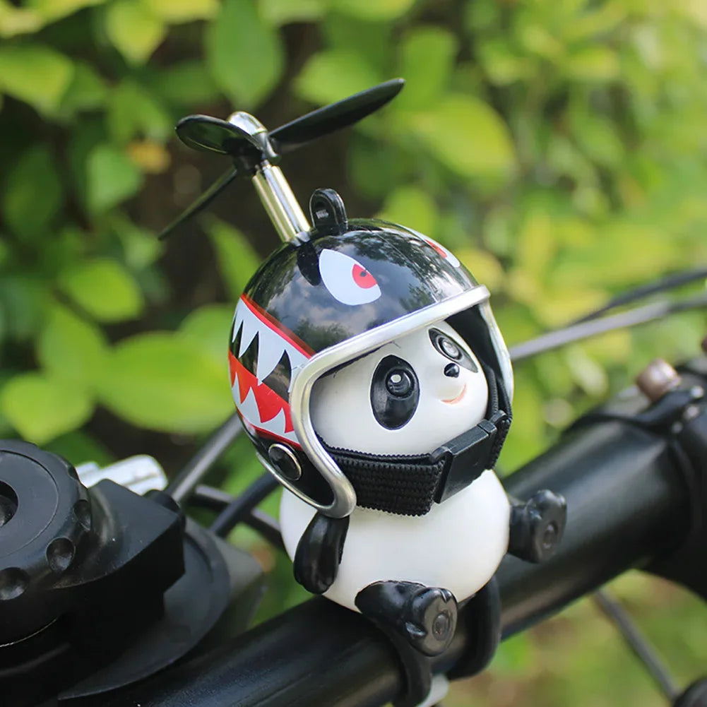 Schattige Panda Cartoon met Helm en Luchtprop Ornamenten | Speelgoed Motorfiets Stuurdecoratie voor Fiets en Elektrisch Rijgerei Accessoires