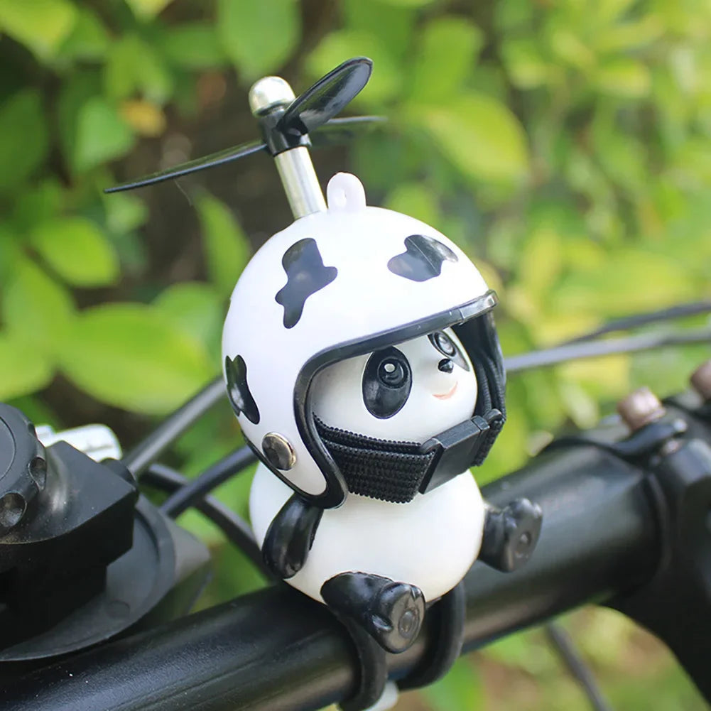 Schattige Panda Cartoon met Helm en Luchtprop Ornamenten | Speelgoed Motorfiets Stuurdecoratie voor Fiets en Elektrisch Rijgerei Accessoires