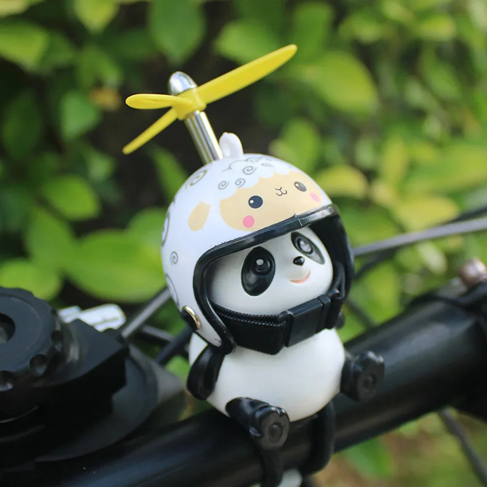 Schattige Panda Cartoon met Helm en Luchtprop Ornamenten | Speelgoed Motorfiets Stuurdecoratie voor Fiets en Elektrisch Rijgerei Accessoires