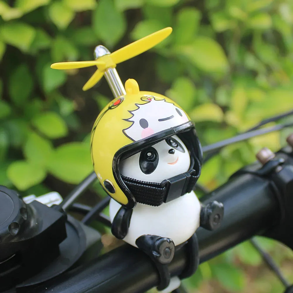 Schattige Panda Cartoon met Helm en Luchtprop Ornamenten | Speelgoed Motorfiets Stuurdecoratie voor Fiets en Elektrisch Rijgerei Accessoires