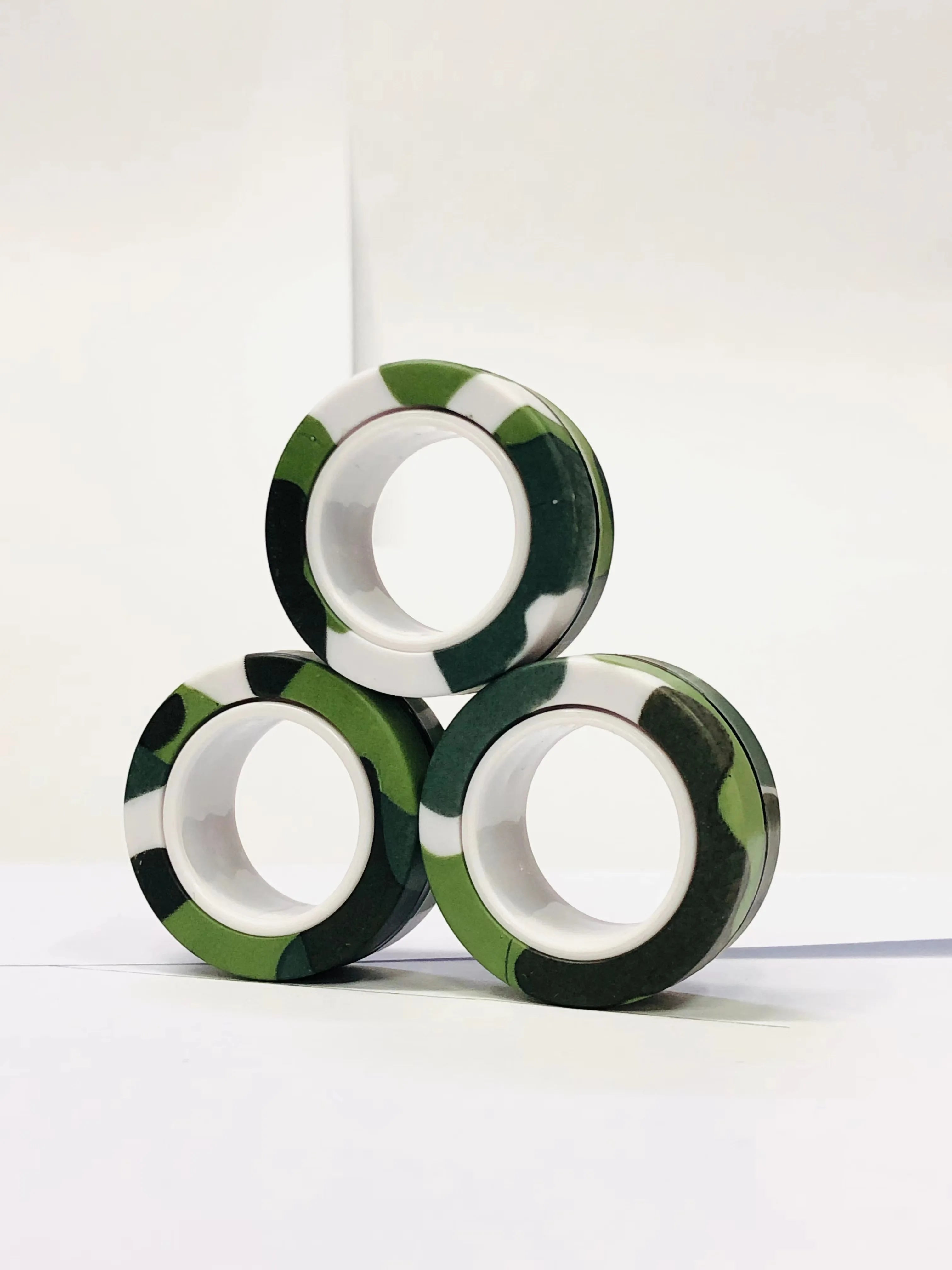 3 stuks vinger magnetische ringen | Kleurrijke fidget speelgoed set voor volwassenen en kinderen, magneet spinner ringen voor stressverlichting