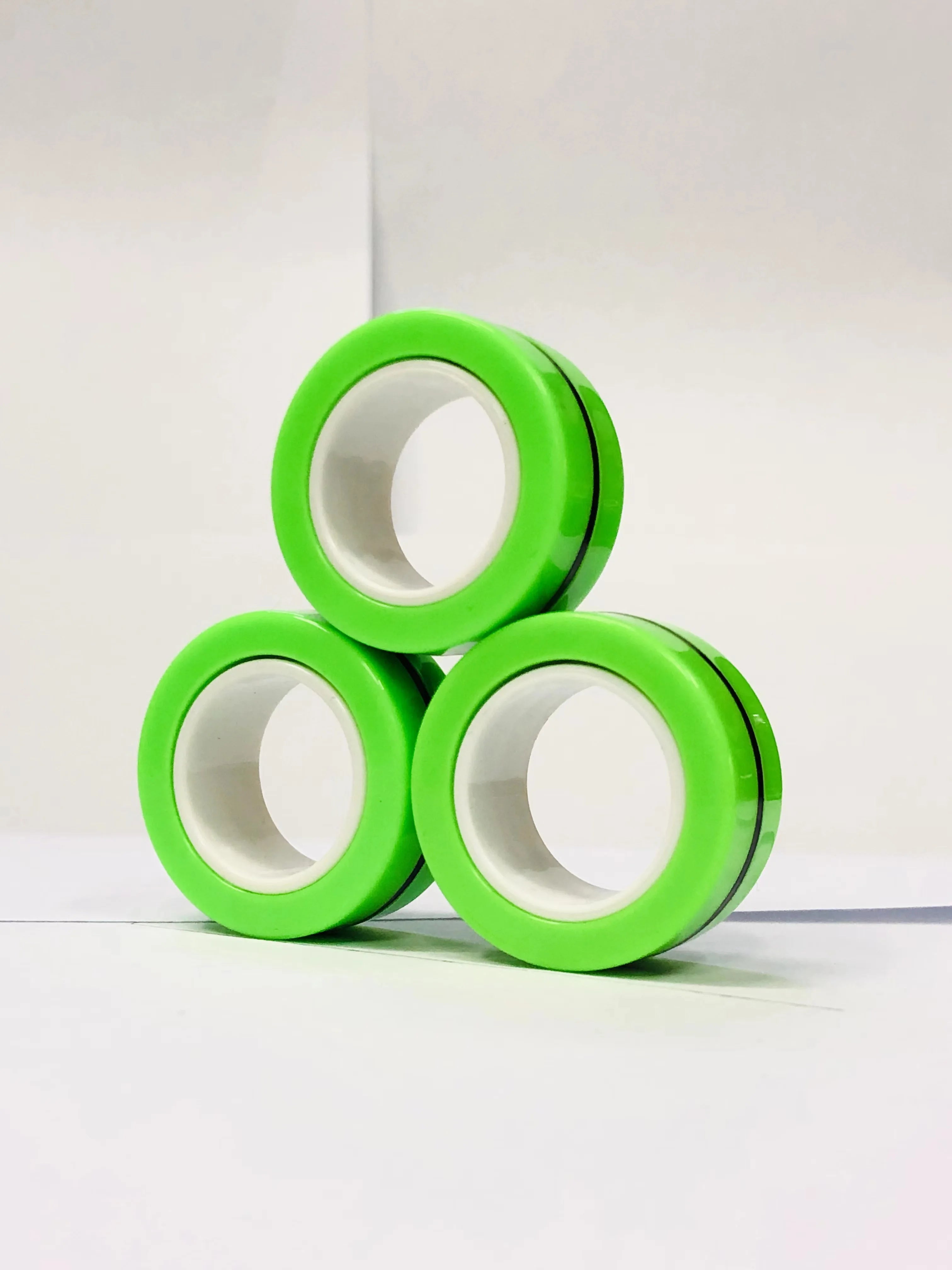 3 stuks vinger magnetische ringen | Kleurrijke fidget speelgoed set voor volwassenen en kinderen, magneet spinner ringen voor stressverlichting