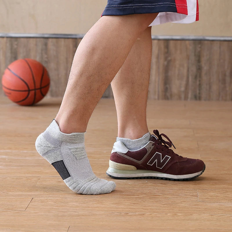Antislip Voetbalsokken voor Mannen | Korte & Lange Sport Sokken, Ademend & Geurvrij, Geschikt voor Voetbal & Basketbal (Maat 39-45)