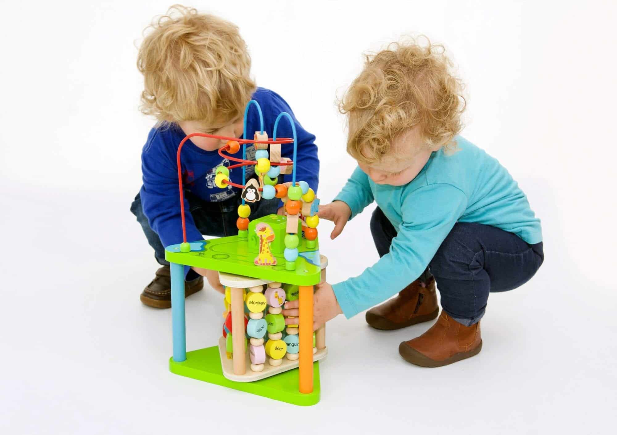 Houten Activiteitenkubus voor Peuters en Kinderen - Grote Motoriekkubus voor Baby, Jongens en Meisjes vanaf 1 Jaar - Educatief Speelgoed met Kralenspiraal en Muziek