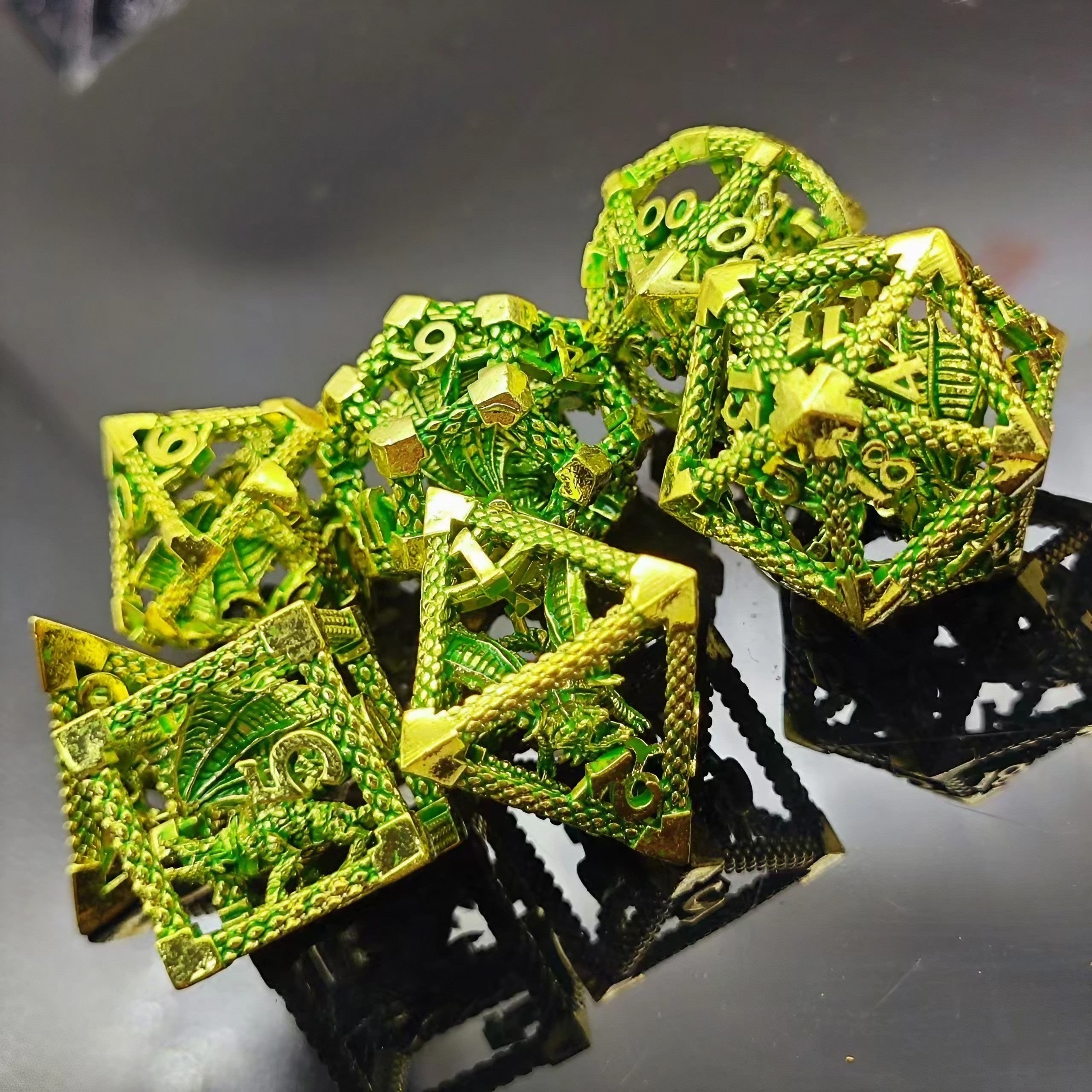 Metalen 3D Drakendobbelstenen – D&D RPG en Rekenonderwijs Set