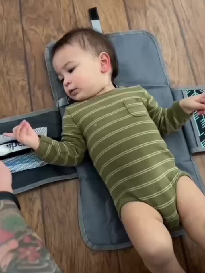 Draagbaar Verschoningsmatje Baby Onderweg - Opvouwbaar Luiermatje voor Jongens en Meisjes - Waterdicht Kraamcadeau