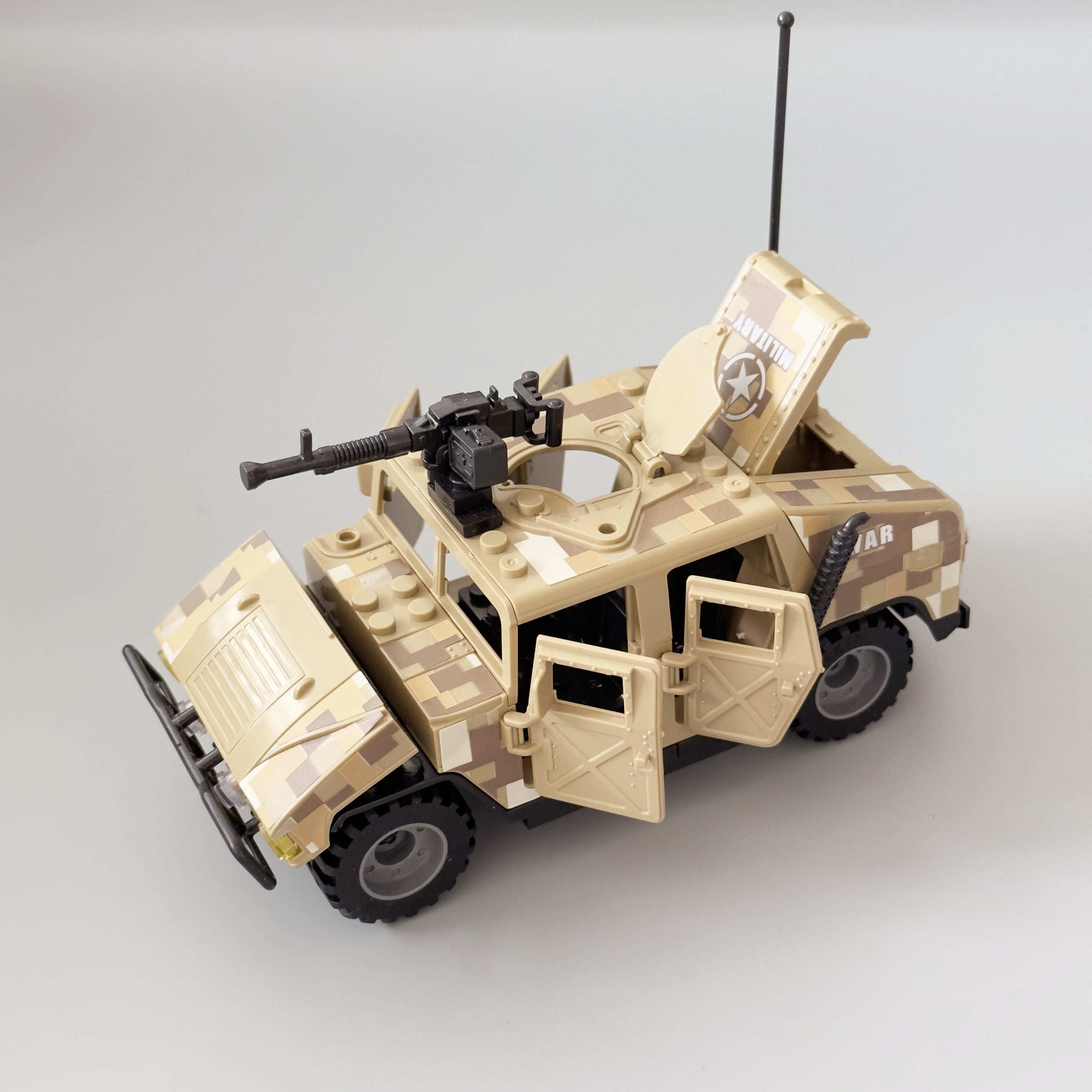 Hummer bouwset in geel - Militair speelgoed, geschikt voor Halloween en Kerstmis.