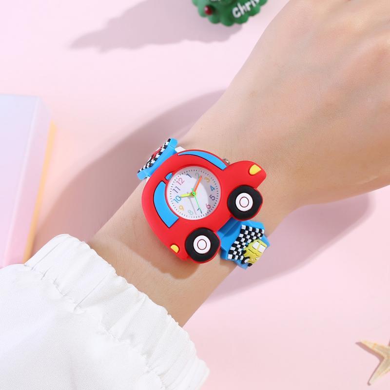 Raceauto Kinderhorloge | 3D Cartoon Design met Rood-Zwart Bandje – Niet-Waterdicht, Kwartsklokje, Werkt op Batterij
