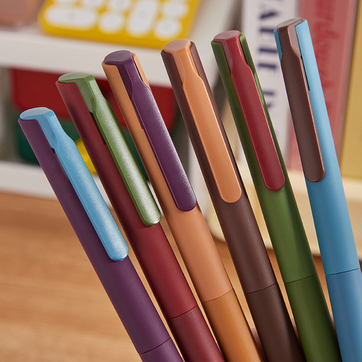 6-Delige Vintage Gelpennen Set | 0.5mm Sneldrogende Fijnschrijvers – Voor Notities, Tekenen & Schoolgebruik