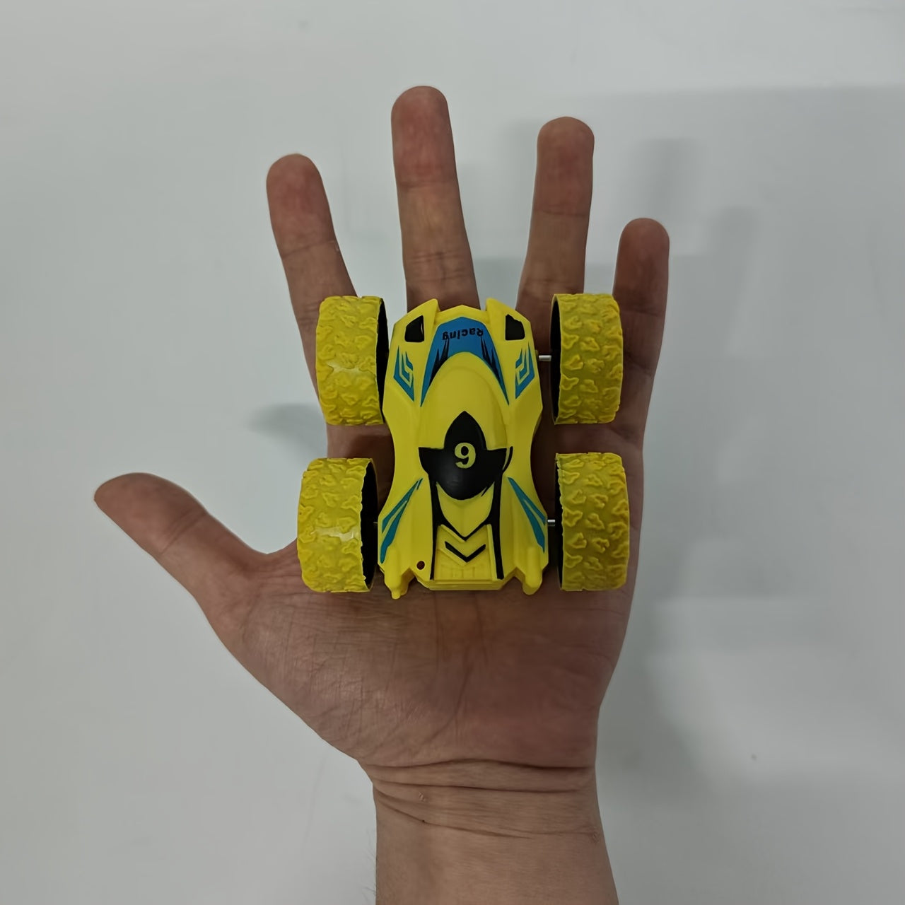 Dubbelzijdige Inertia Stunt Auto | Mini Offroad Speelgoedauto, Duurzaam & Educatief