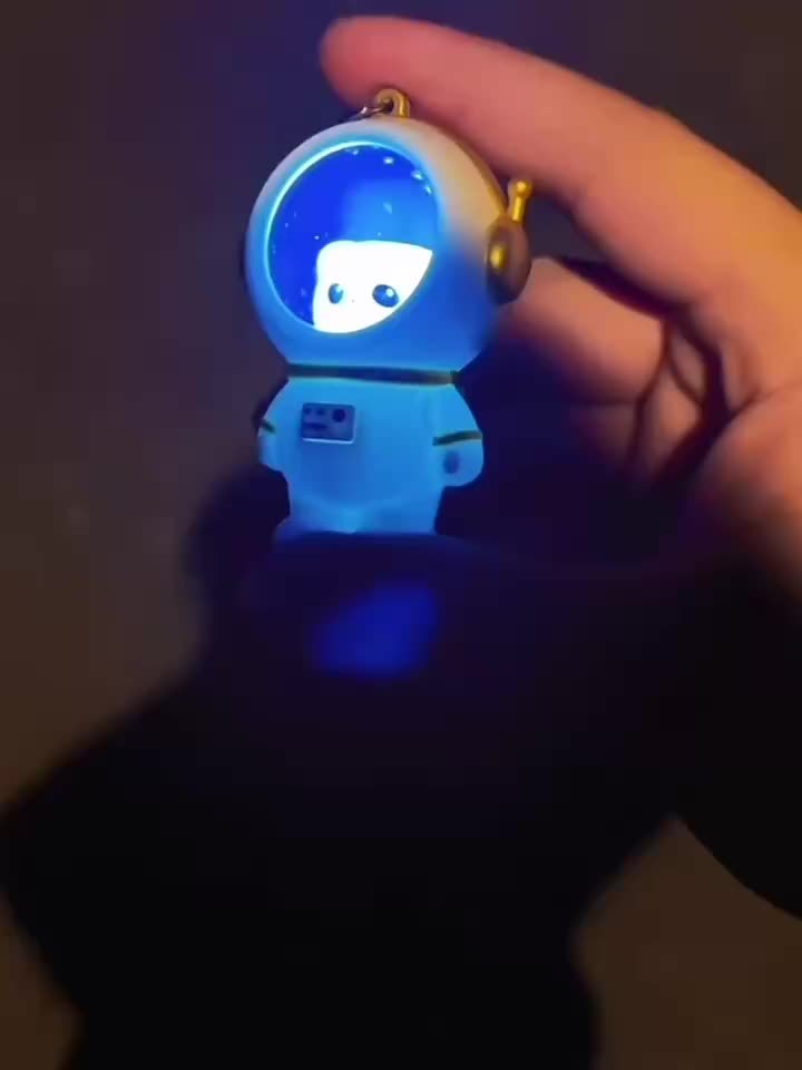 Astronaut Beer Nachtlampje Sleutelhanger |  Ruimte-Thema Rugzak Charm voor Cadeaus
