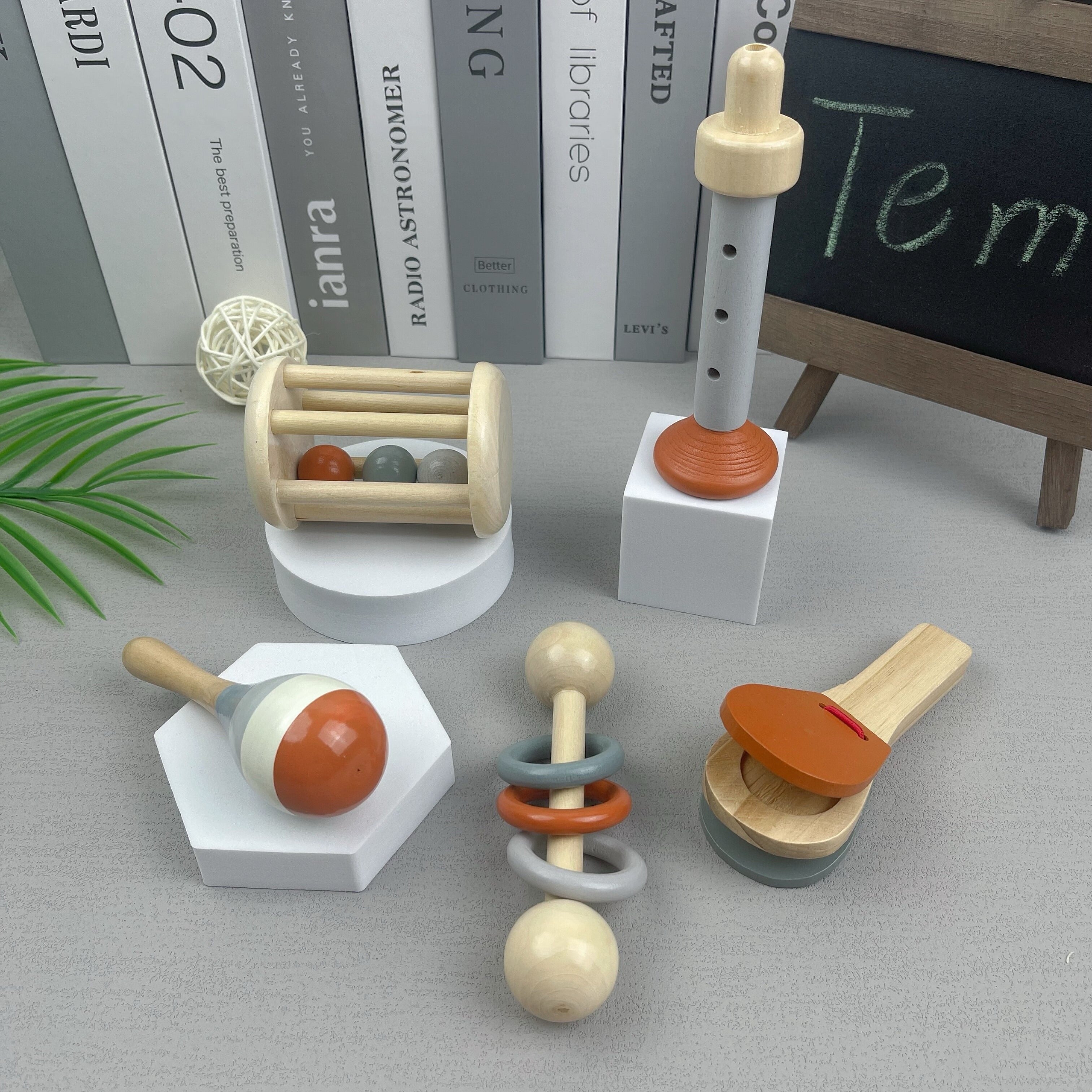 Vijfdelige Set Orff Muziekinstrumenten Houten Speelgoed | Bel, Handgrijprammelaar, Zandhamer, Becken en Ring Combinatieset | Geschikt voor Kalmerende 18-Maand-Oude Kinderen