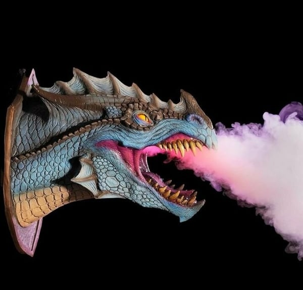 Epische Drakenkop Muurdecoratie met Rook en LED Vuur - Handgemaakt Fantasy Kunstwerk voor aan de Muur - Uniek Cadeau voor DND en Fantasy Liefhebbers