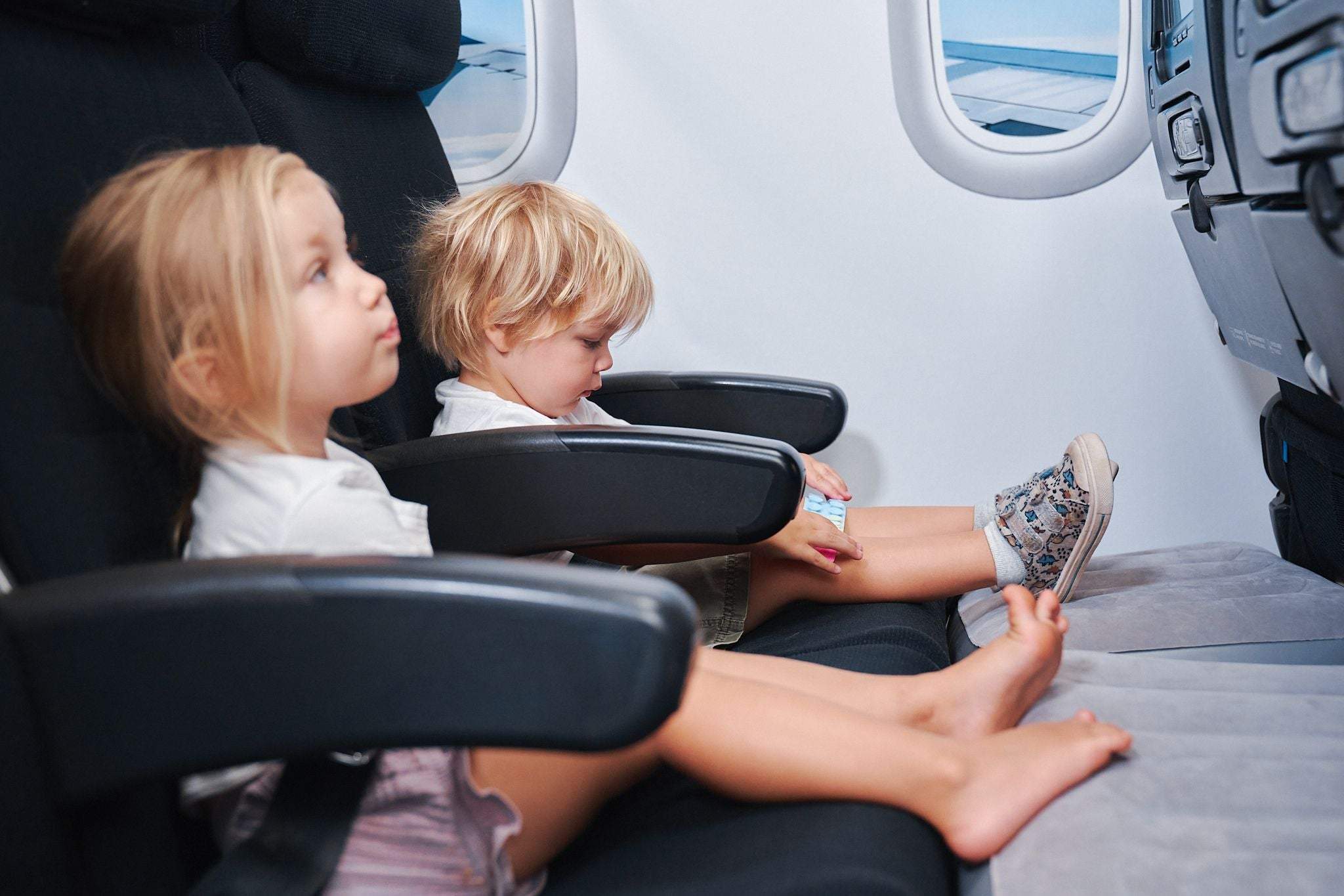 CloudNest Reiskussen voor Kinderen – Opblaasbare neksupport voor vliegtuig en auto