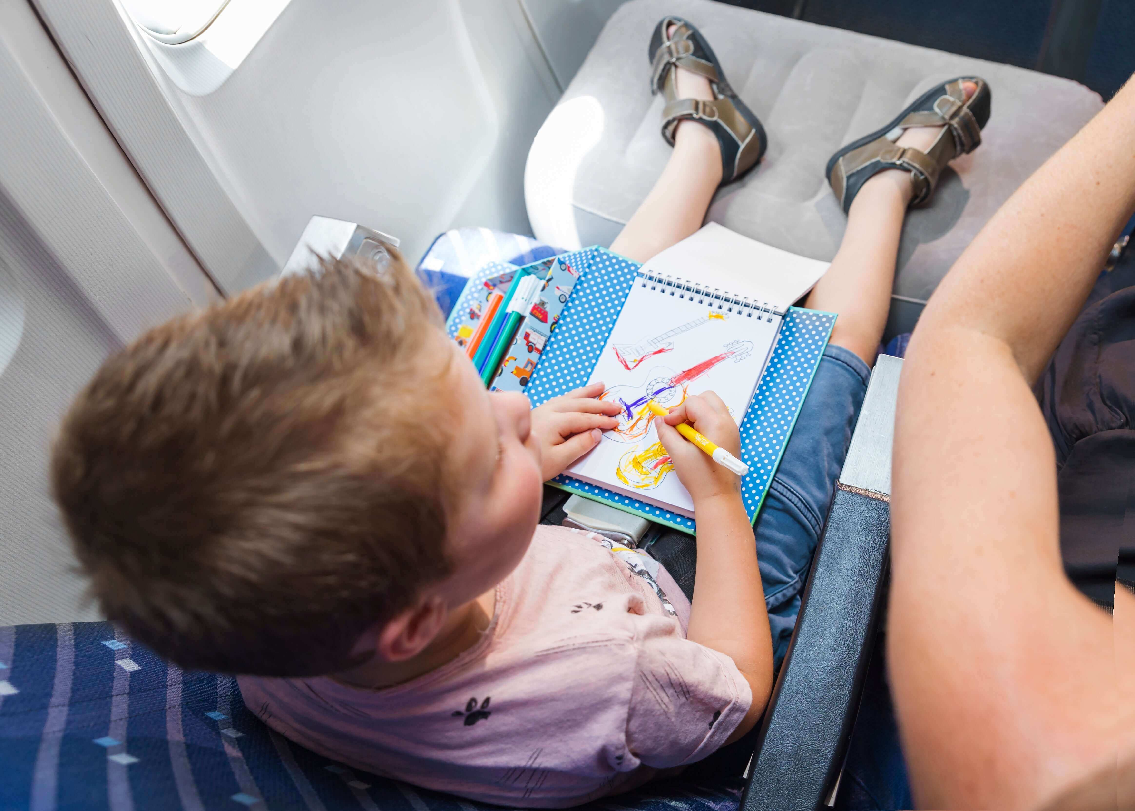 CloudNest Reiskussen voor Kinderen – Opblaasbare neksupport voor vliegtuig en auto