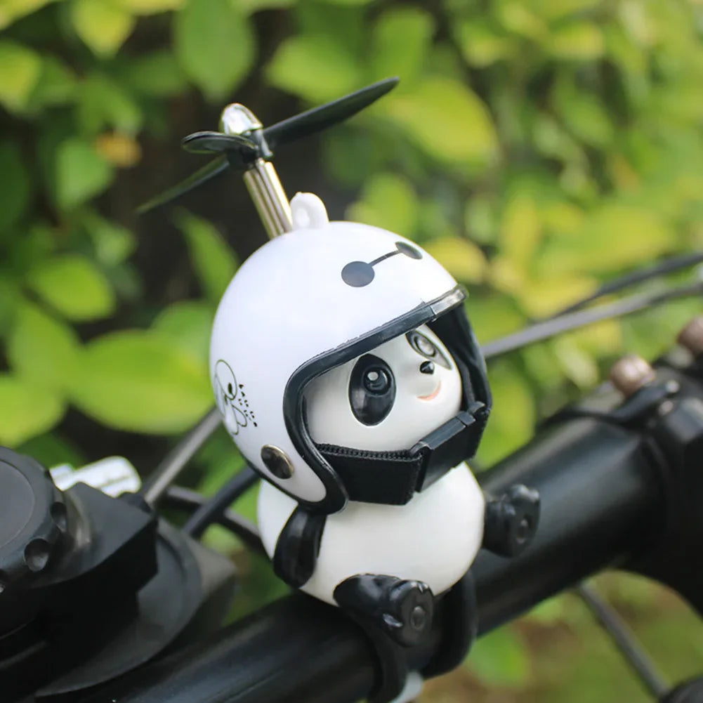 Schattige Panda Cartoon met Helm en Luchtprop Ornamenten | Speelgoed Motorfiets Stuurdecoratie voor Fiets en Elektrisch Rijgerei Accessoires