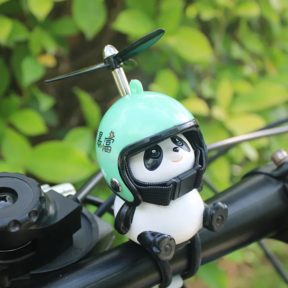 Schattige Panda Cartoon met Helm en Luchtprop Ornamenten | Speelgoed Motorfiets Stuurdecoratie voor Fiets en Elektrisch Rijgerei Accessoires