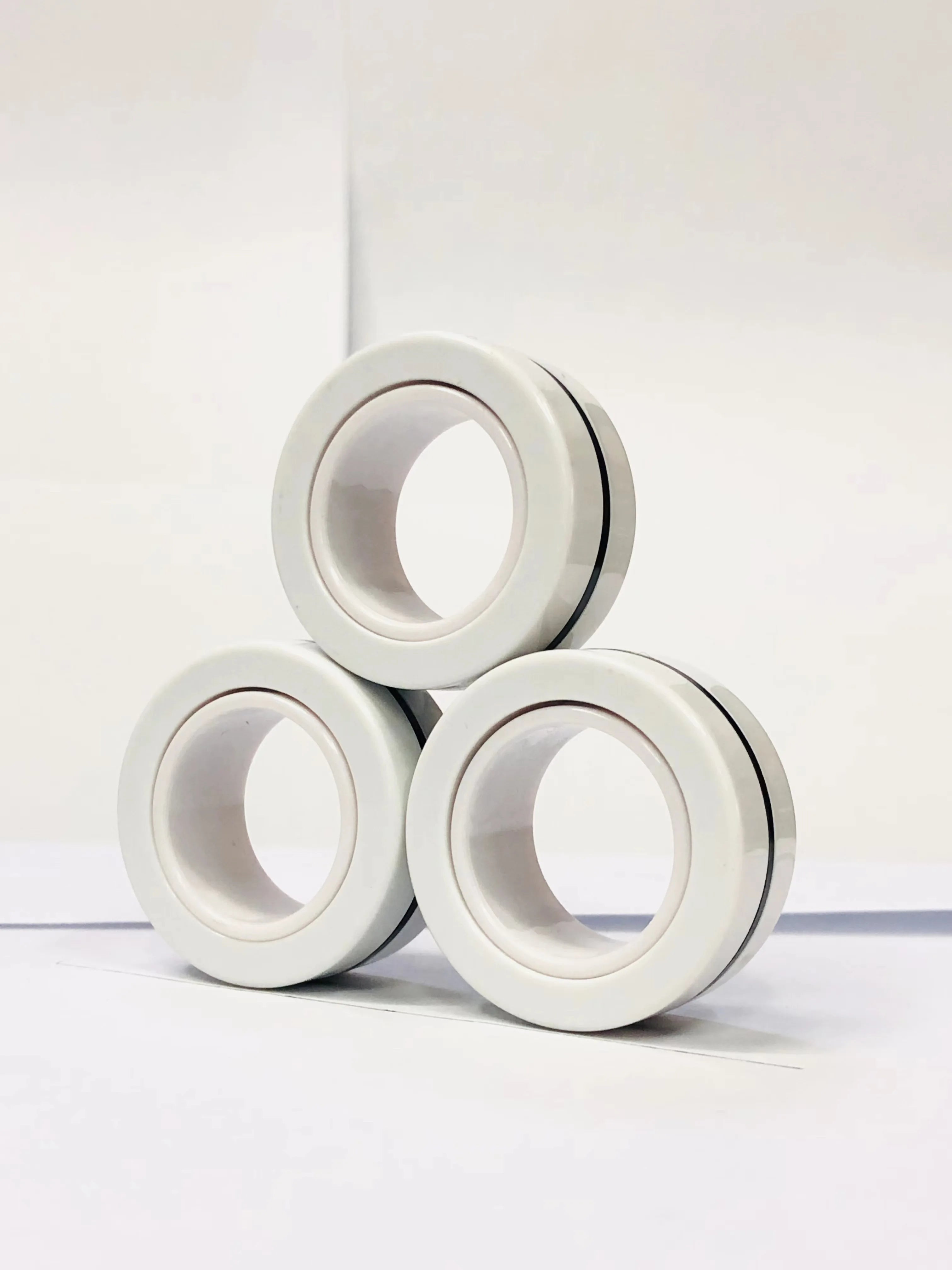 3 stuks vinger magnetische ringen | Kleurrijke fidget speelgoed set voor volwassenen en kinderen, magneet spinner ringen voor stressverlichting