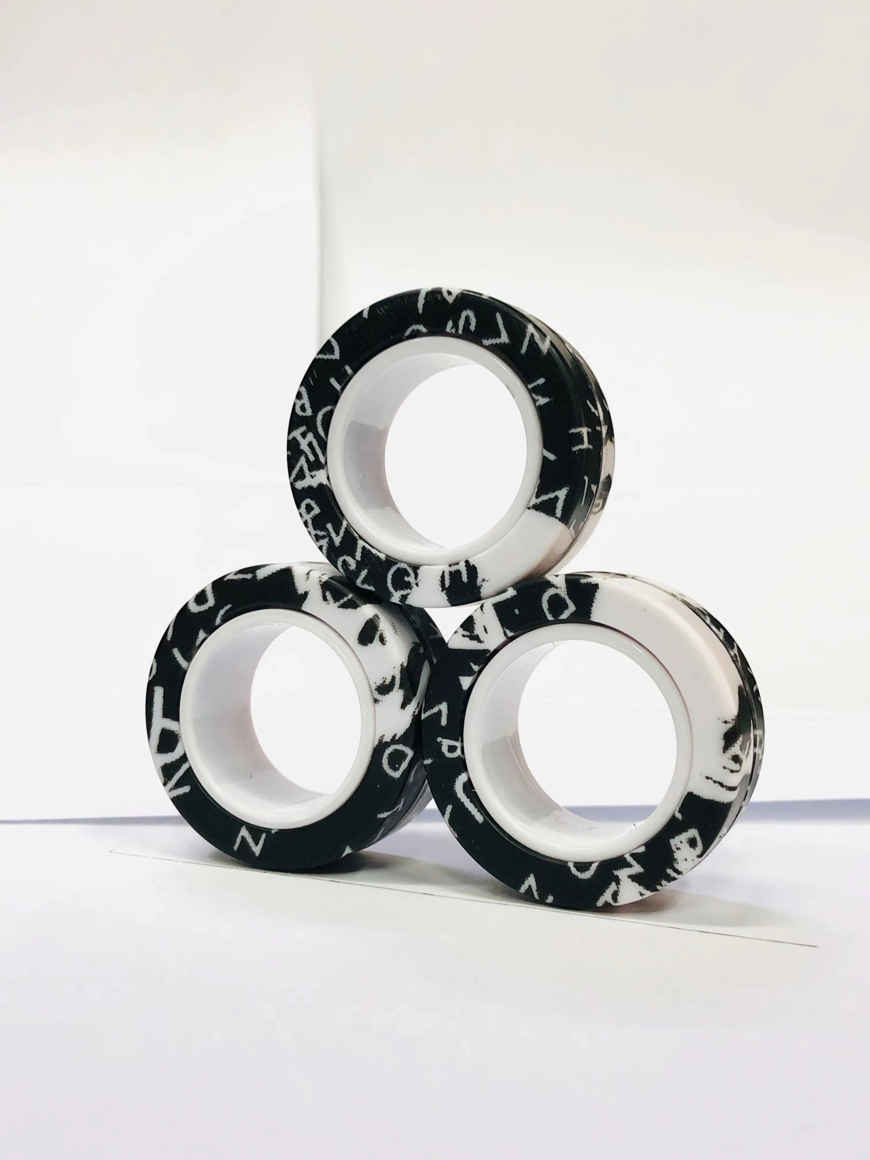 3 stuks vinger magnetische ringen | Kleurrijke fidget speelgoed set voor volwassenen en kinderen, magneet spinner ringen voor stressverlichting