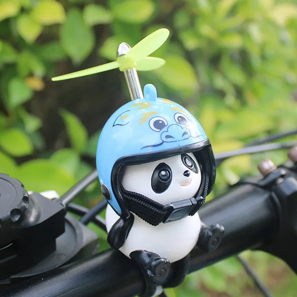 Schattige Panda Cartoon met Helm en Luchtprop Ornamenten | Speelgoed Motorfiets Stuurdecoratie voor Fiets en Elektrisch Rijgerei Accessoires