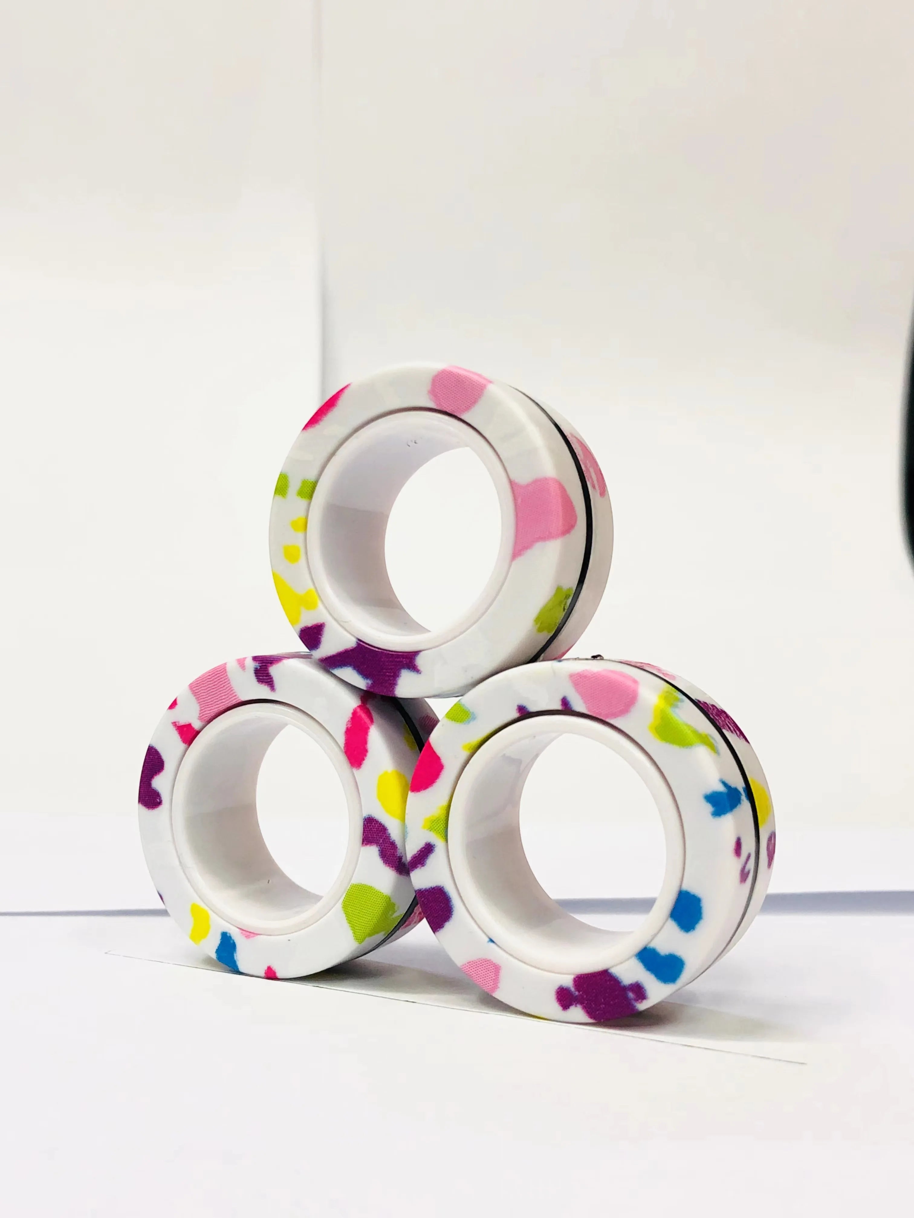 3 stuks vinger magnetische ringen | Kleurrijke fidget speelgoed set voor volwassenen en kinderen, magneet spinner ringen voor stressverlichting