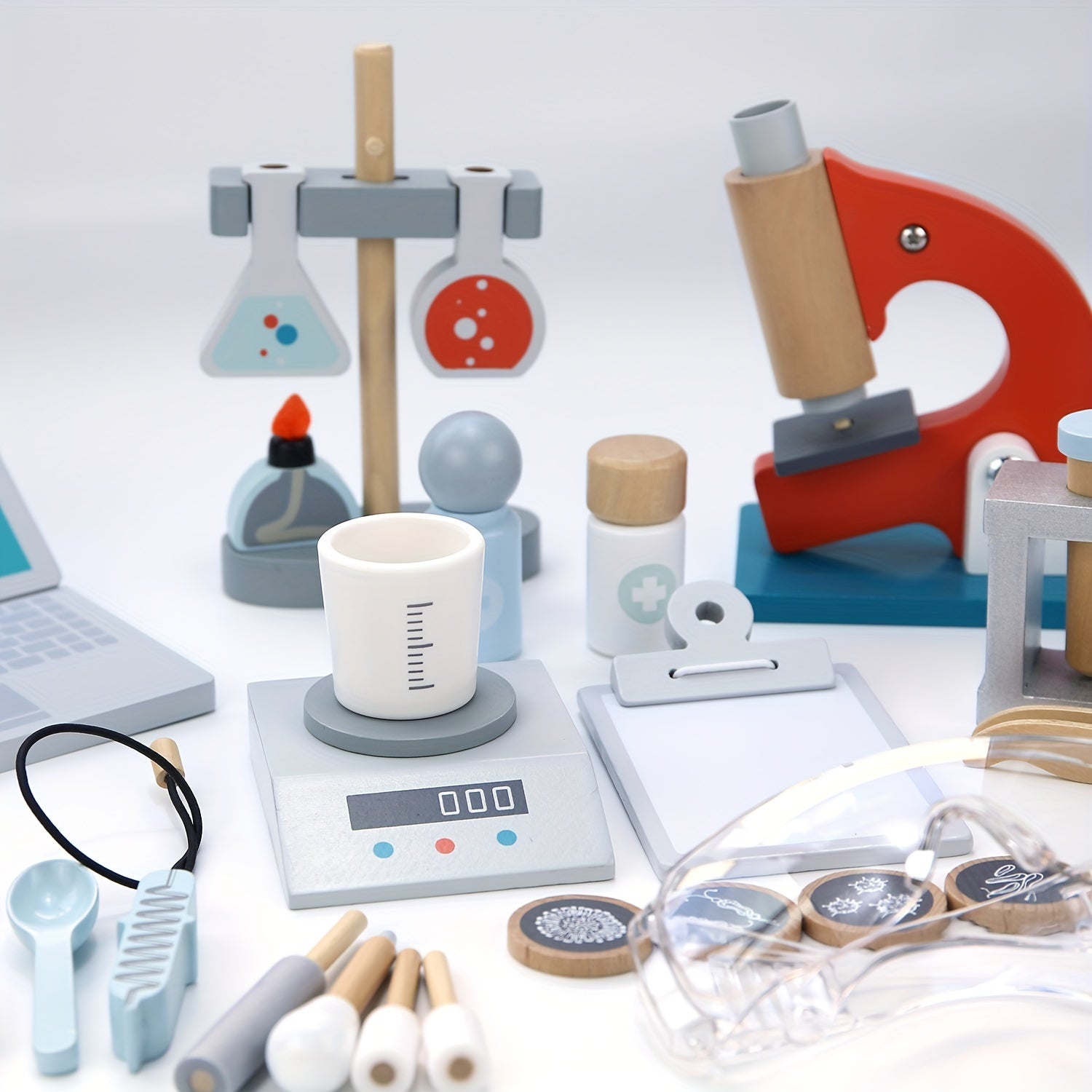 29-delige Houten Wetenschapper Set | STEM Educatief Speelgoed met Laptop, Microscoop & Bekers