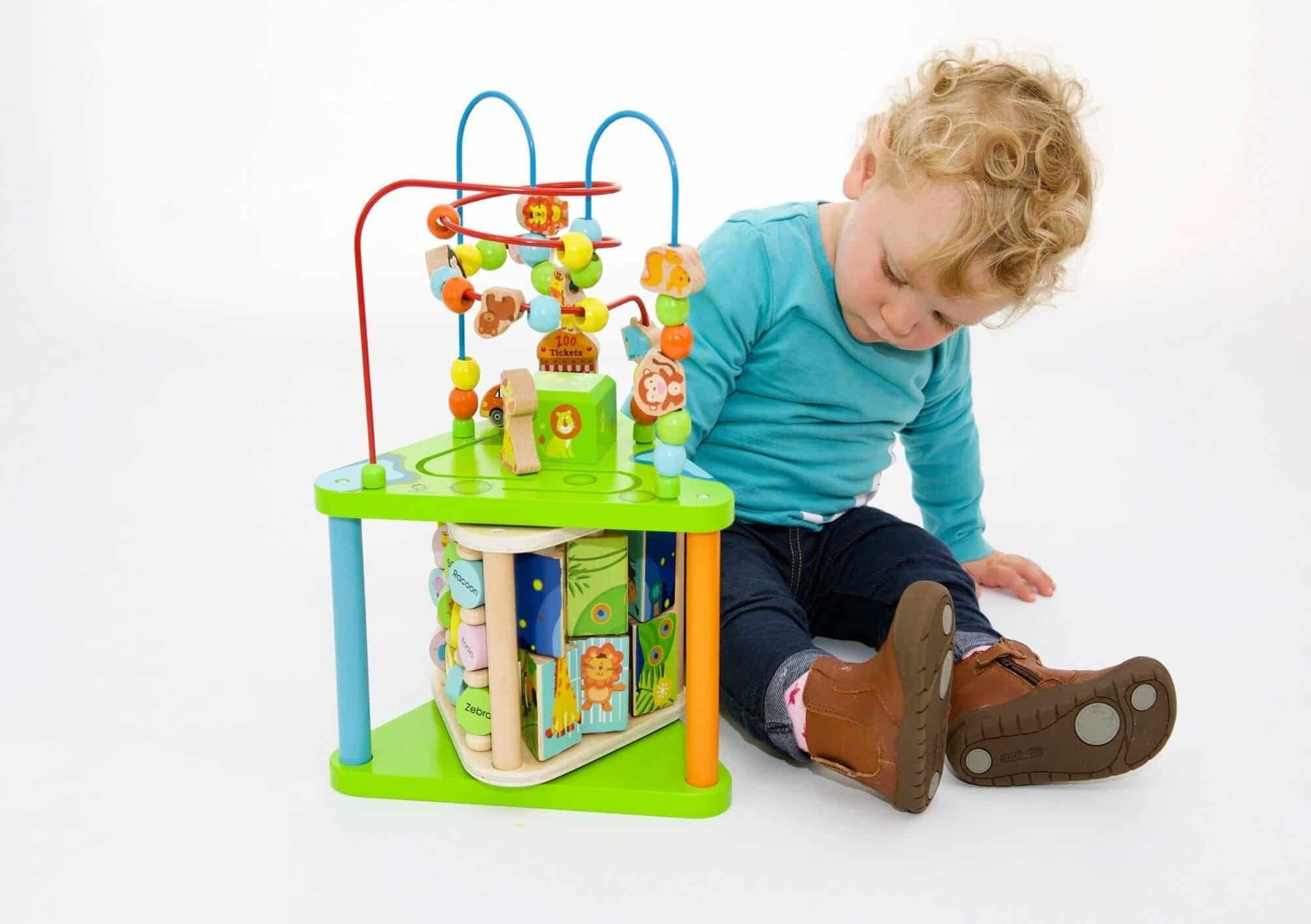 Houten Activiteitenkubus voor Peuters en Kinderen - Grote Motoriekkubus voor Baby, Jongens en Meisjes vanaf 1 Jaar - Educatief Speelgoed met Kralenspiraal en Muziek