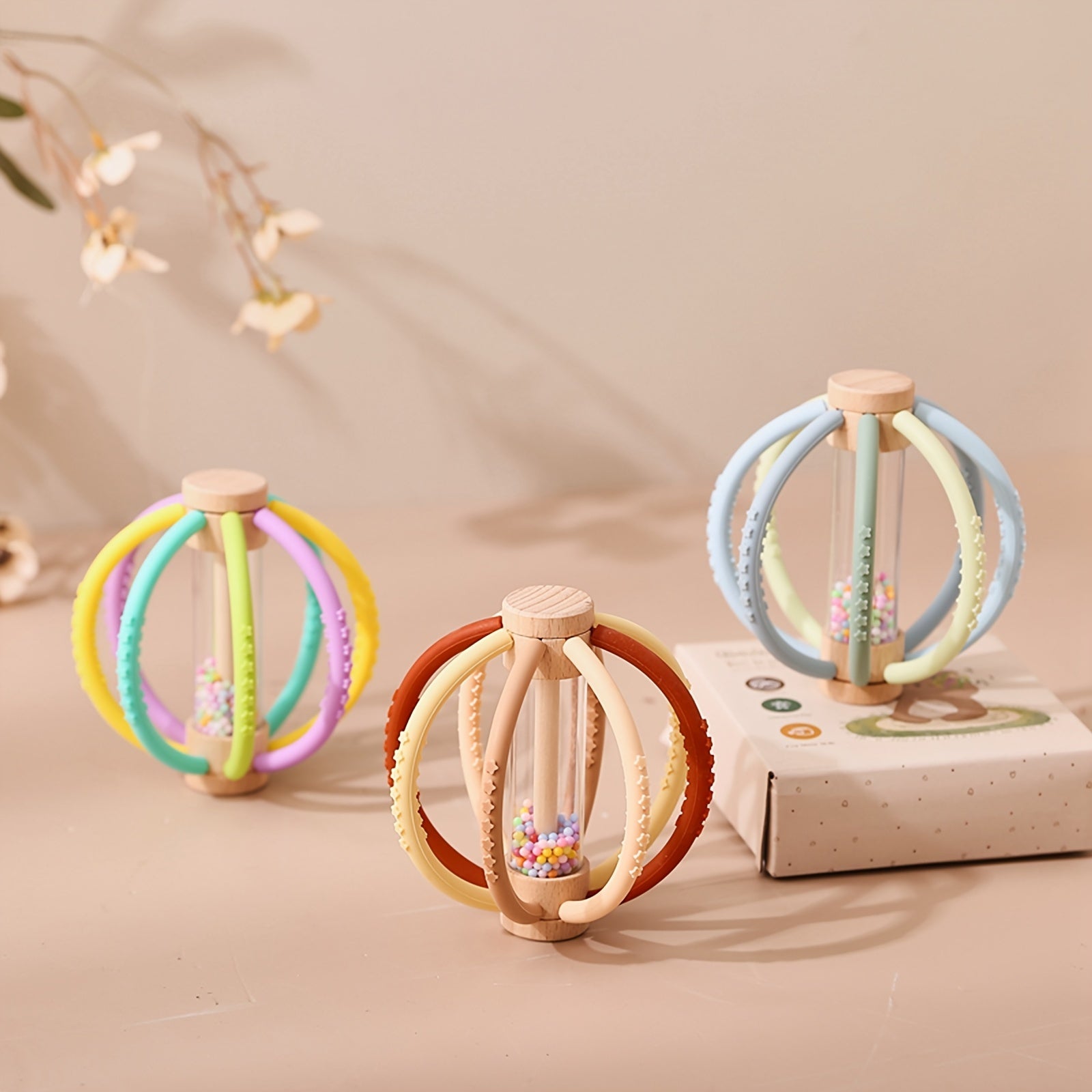 Houten en Silicone Bol Rammelaar: Kleurrijke Zandloper voor Baby's - Perfect voor Kerstmis, Halloween, Thanksgiving en Verjaardagscadeaus