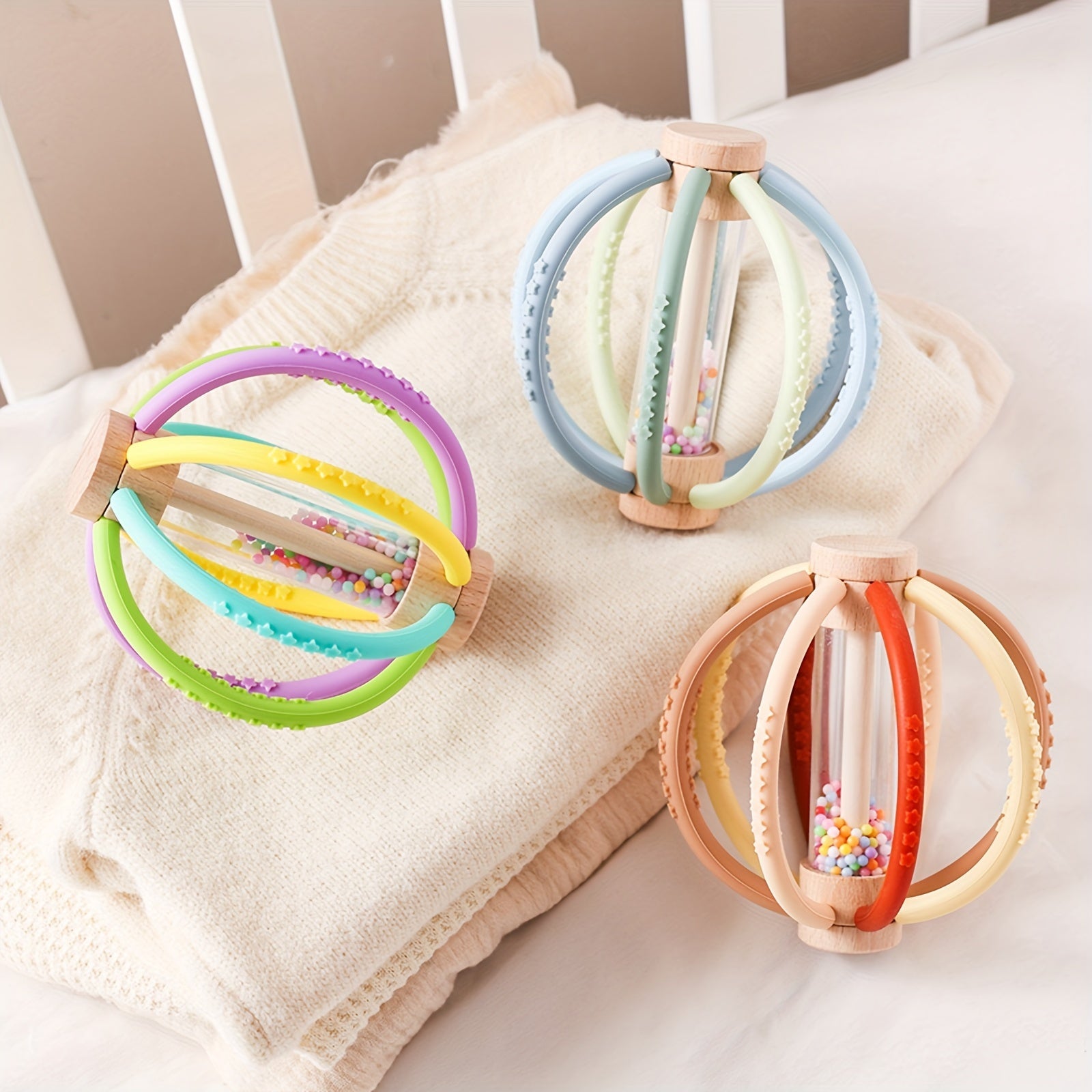 Houten en Silicone Bol Rammelaar: Kleurrijke Zandloper voor Baby's - Perfect voor Kerstmis, Halloween, Thanksgiving en Verjaardagscadeaus
